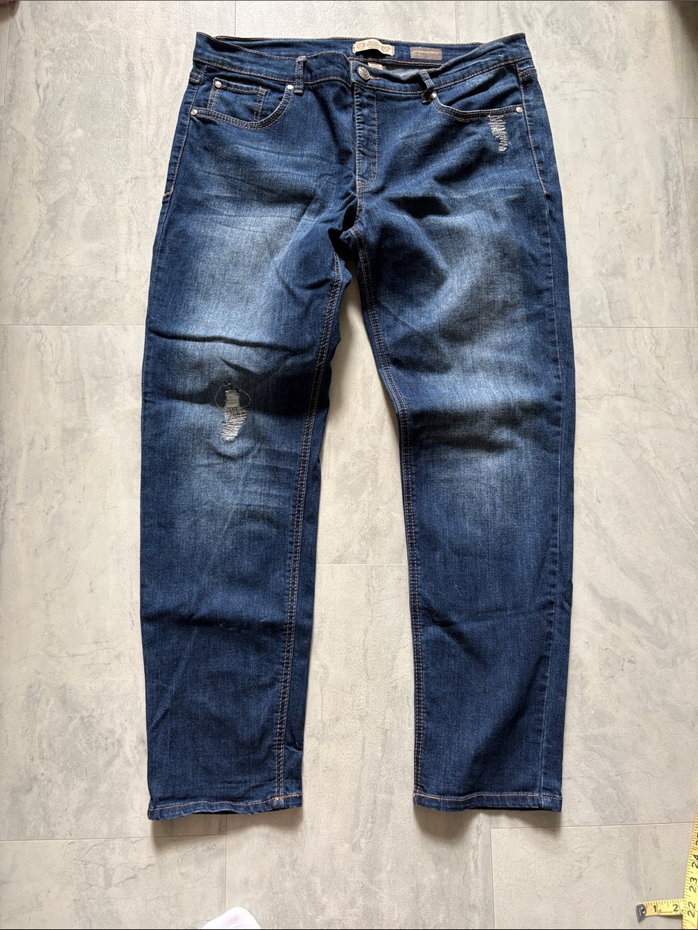 Nine W. vintage America weekend Blue jeans distressed faded whiskered boot cut